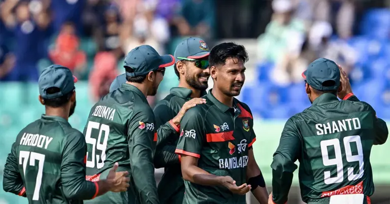 উইকেট নেয়ার পর টাইগারদের উল্লাস